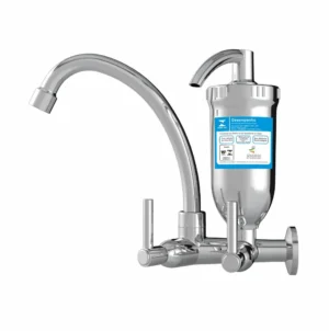 Purificador de Água Pia Cozinha de Parede C70 1/4 de Volta Cromado Abs 2167 Código: 26428 O Purificador de Água Pia Cozinha de Parede C70 1/4 de Volta Cromado Abs 2167 combina funcionalidade, estilo e durabilidade em um único pacote. Seu design elegante e facilidade de uso a transforma em uma escolha ideal para aqueles que procuram uma torneira de alta qualidade que complemente perfeitamente seus ambientes. A bica móvel conta com jato concentrado proporcionando eficiência no uso desta torneira. Neste modelo adotou-se um acabamento cromado para dar brilho ao seu ambiente.